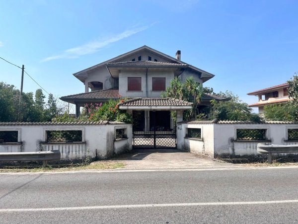 casa indipendente in vendita a Roccasecca in zona Stazione