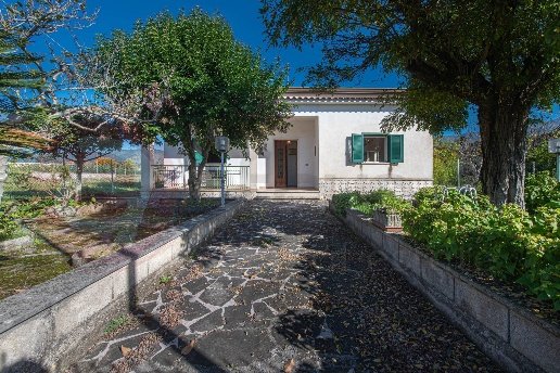 casa indipendente in vendita a Roccasecca in zona Stazione