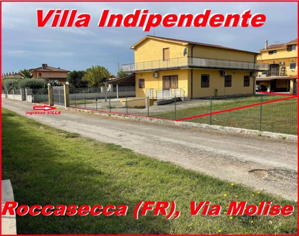 casa indipendente in vendita a Roccasecca in zona Stazione