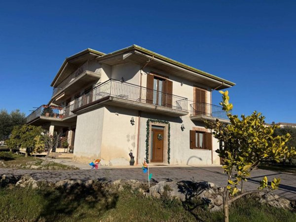 appartamento in vendita a Roccasecca in zona Stazione