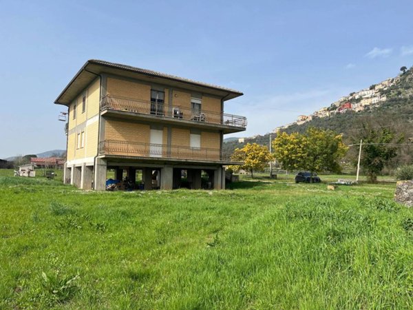 casa indipendente in vendita a Roccasecca
