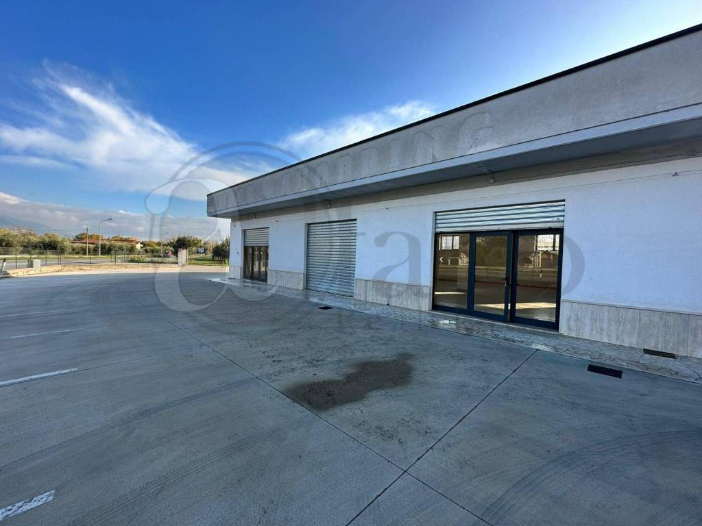 negozio in vendita a Roccasecca in zona Stazione