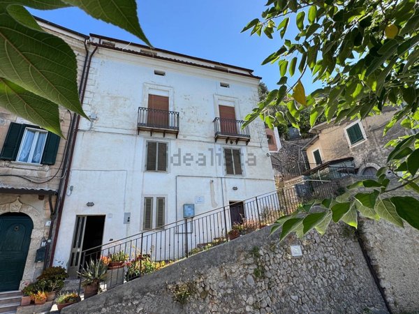 casa indipendente in vendita a Roccasecca in zona Castello