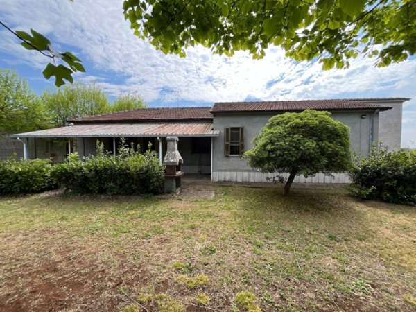 casa indipendente in vendita a Roccasecca in zona Stazione