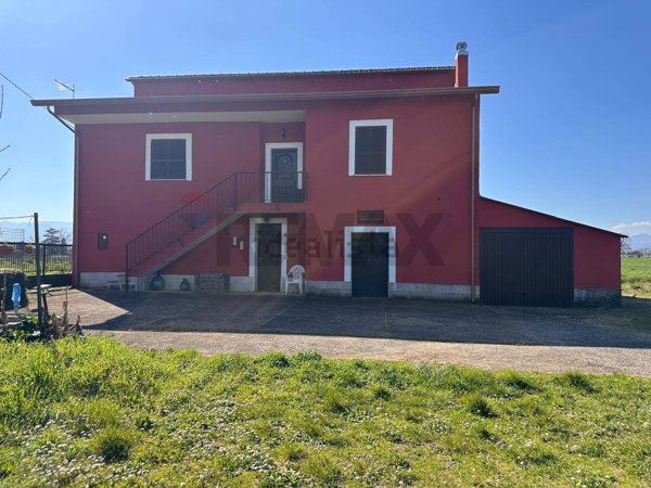 casale in vendita a Roccasecca in zona Stazione