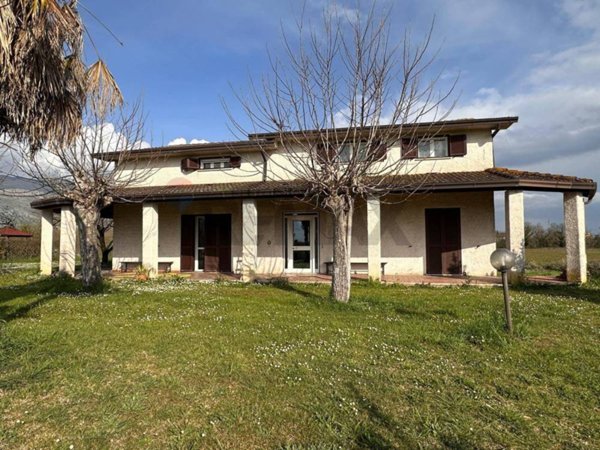 casa indipendente in vendita a Roccasecca in zona Stazione
