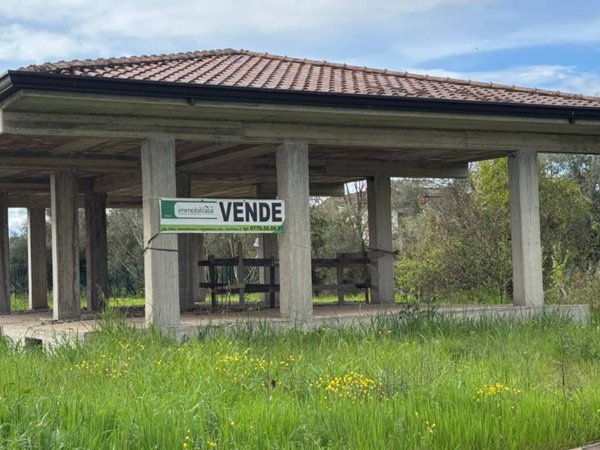 casa indipendente in vendita a Roccasecca in zona Stazione