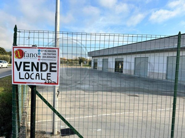 locale commerciale in vendita a Roccasecca