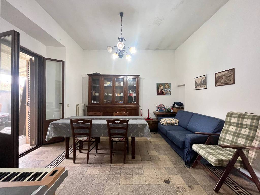 casa indipendente in vendita a Roccasecca in zona Stazione