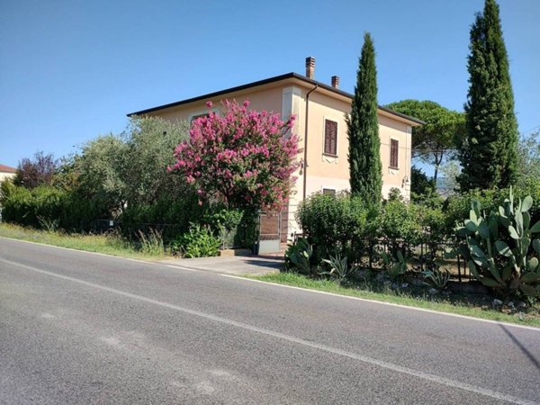 casa indipendente in vendita a Roccasecca in zona Stazione