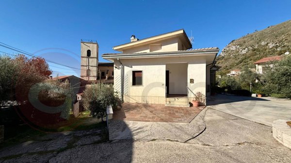 casa indipendente in vendita a Roccasecca in zona Castello