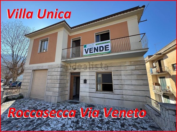 casa indipendente in vendita a Roccasecca in zona Castello