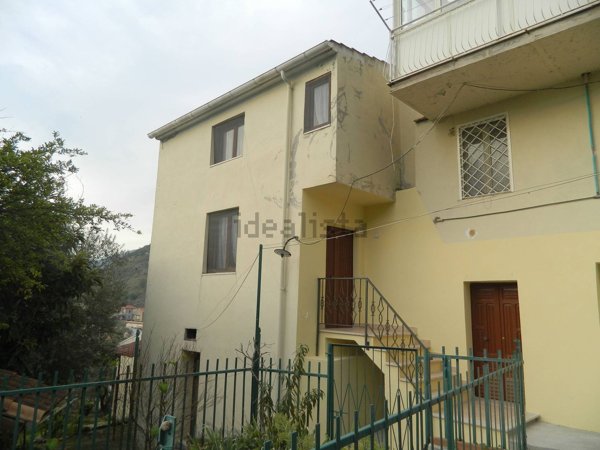 casa semindipendente in vendita a Roccasecca in zona Castello