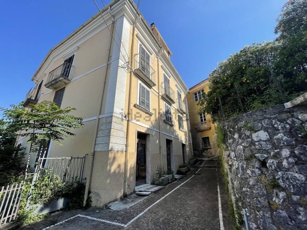 casa indipendente in vendita a Roccasecca in zona Castello