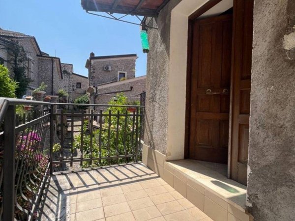 casa indipendente in vendita a Roccasecca in zona Caprile