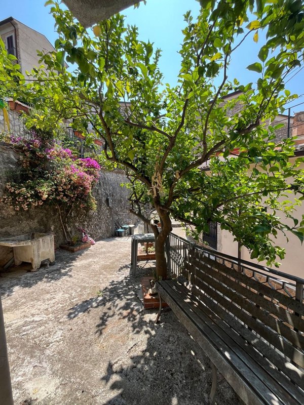 appartamento in vendita a Roccasecca in zona Caprile