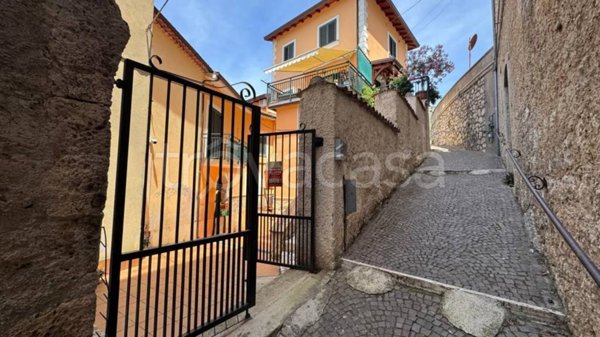 casa indipendente in vendita a Roccasecca in zona Castello