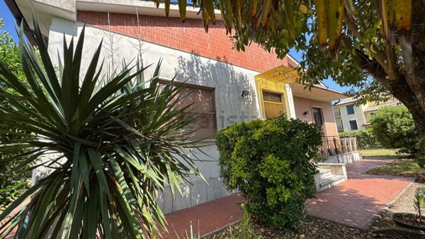 casa indipendente in vendita a Roccasecca in zona Stazione