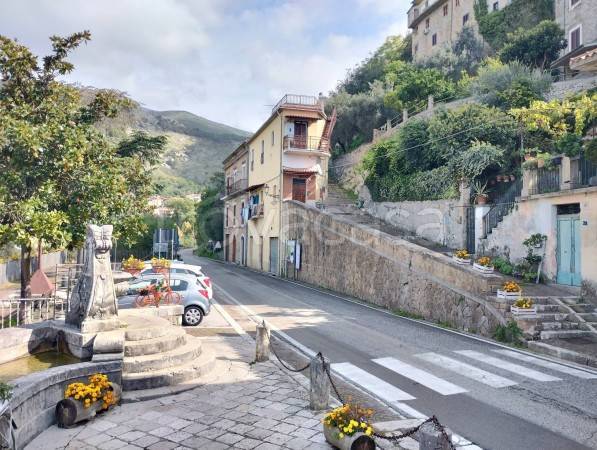 casa indipendente in vendita a Roccasecca in zona Castello
