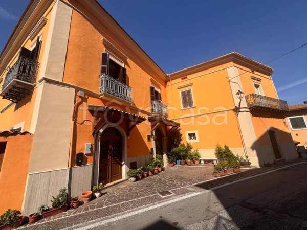 casa indipendente in vendita a Roccasecca in zona Castello