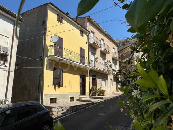 casa indipendente in vendita a Roccasecca in zona Castello