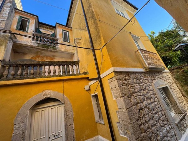casa indipendente in vendita a Roccasecca in zona Castello