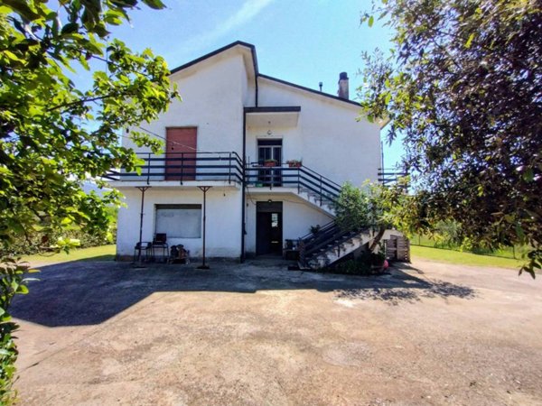 casa indipendente in vendita a Roccasecca in zona Stazione