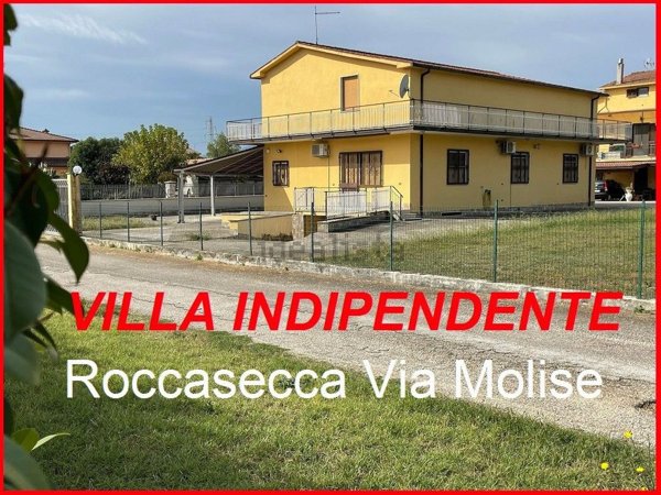 casa indipendente in vendita a Roccasecca in zona Stazione
