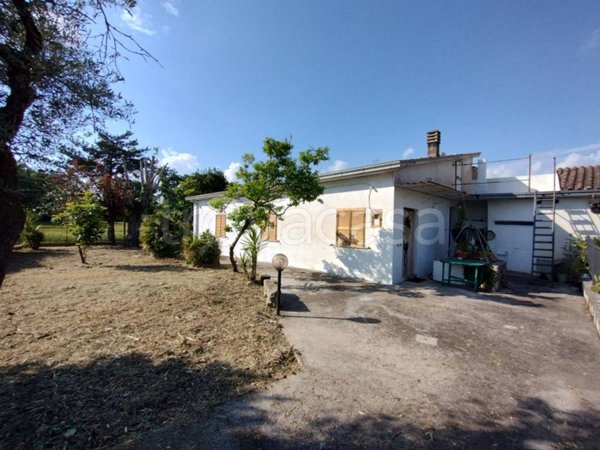casa indipendente in vendita a Roccasecca in zona Stazione