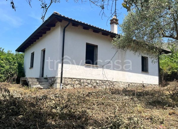 casa indipendente in vendita a Roccasecca in zona Stazione