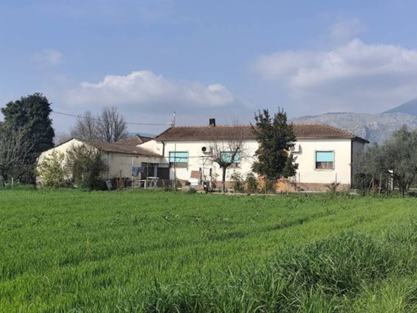 casa indipendente in vendita a Roccasecca in zona Stazione