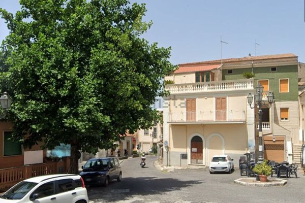 appartamento in vendita a Roccasecca in zona Castello