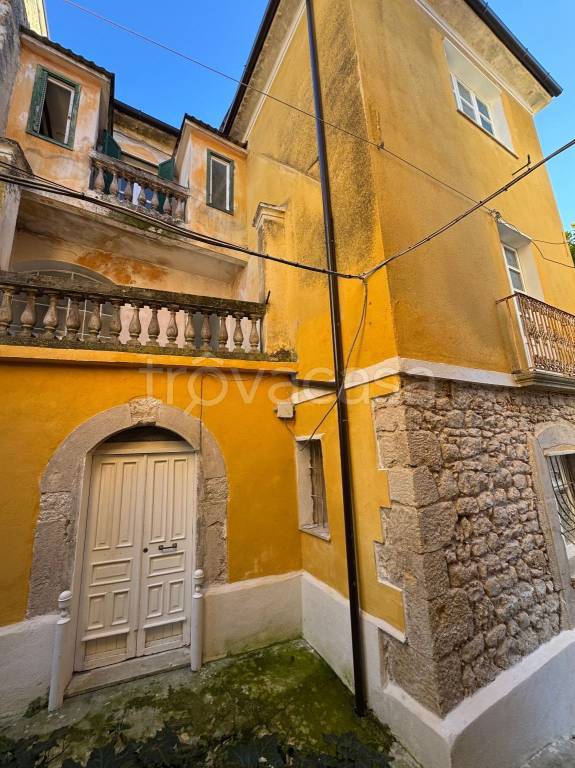 casa indipendente in vendita a Roccasecca in zona Castello