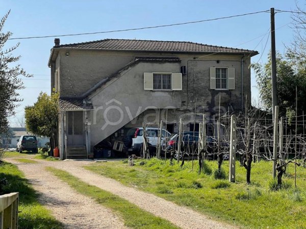 casa indipendente in vendita a Roccasecca in zona Stazione