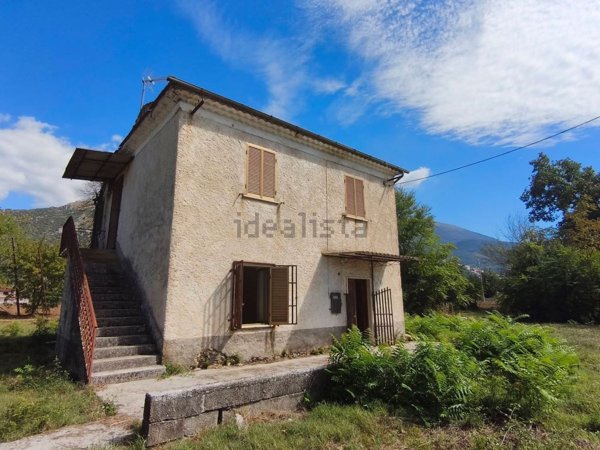 casa indipendente in vendita a Roccasecca in zona Stazione