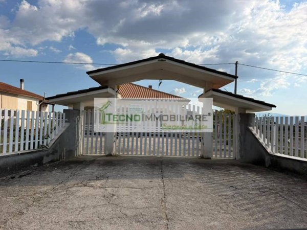 casa indipendente in vendita a Roccasecca in zona Stazione
