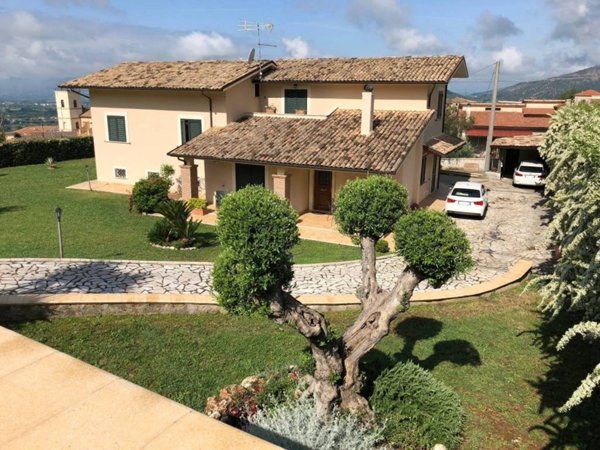 casa indipendente in vendita a Roccasecca in zona Castello