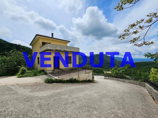 casa indipendente in vendita a San Biagio Saracinisco