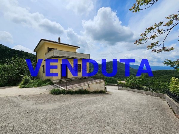 casa indipendente in vendita a San Biagio Saracinisco