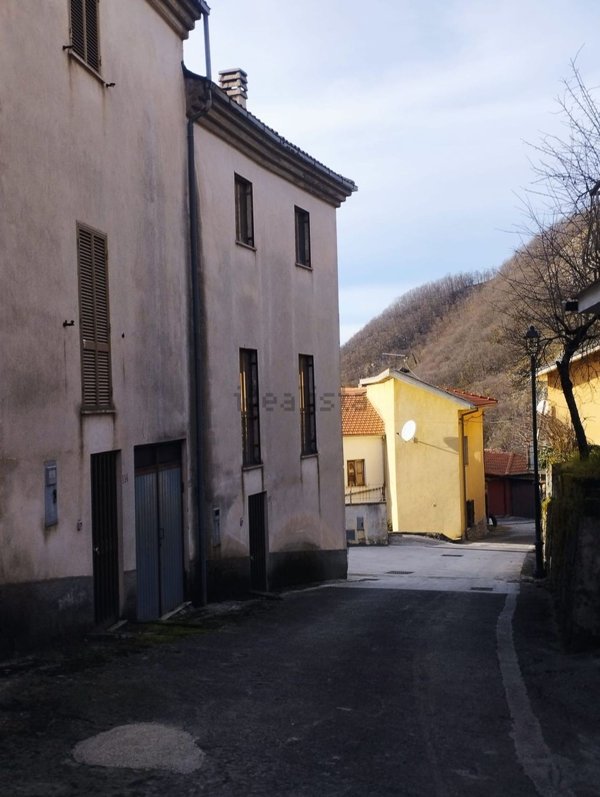 casa indipendente in vendita a San Biagio Saracinisco