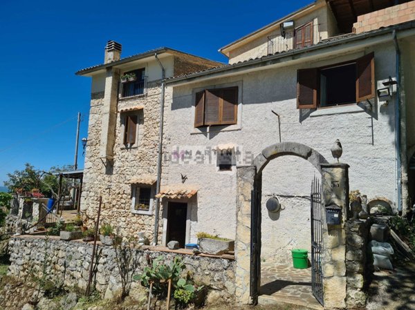 casa indipendente in vendita a San Donato Val di Comino