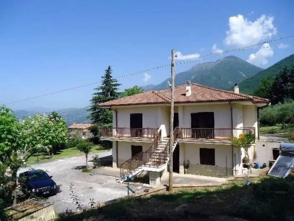 casa indipendente in vendita a San Donato Val di Comino
