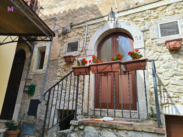 casa indipendente in vendita a San Donato Val di Comino