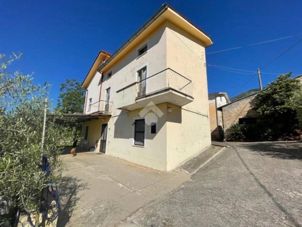 casa indipendente in vendita a San Donato Val di Comino