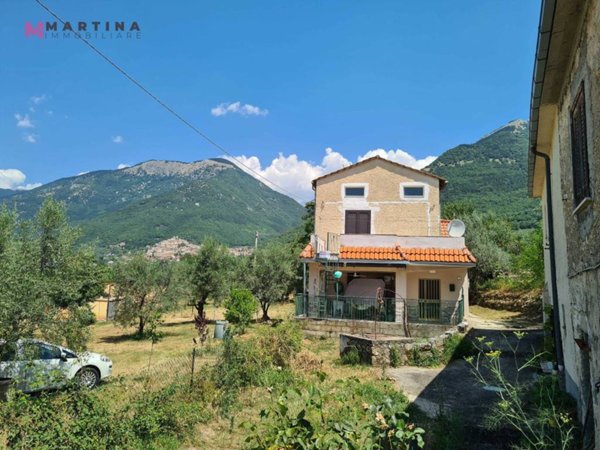 casa indipendente in vendita a San Donato Val di Comino