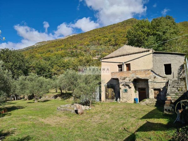 casa indipendente in vendita a San Donato Val di Comino