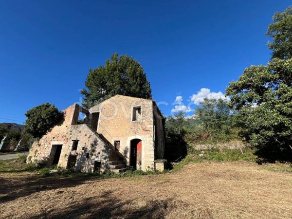 casa indipendente in vendita a San Donato Val di Comino