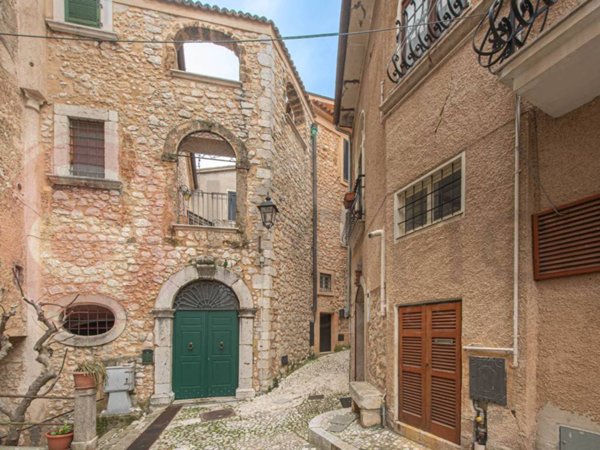 casa indipendente in vendita a San Donato Val di Comino