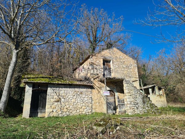 casa indipendente in vendita a San Donato Val di Comino