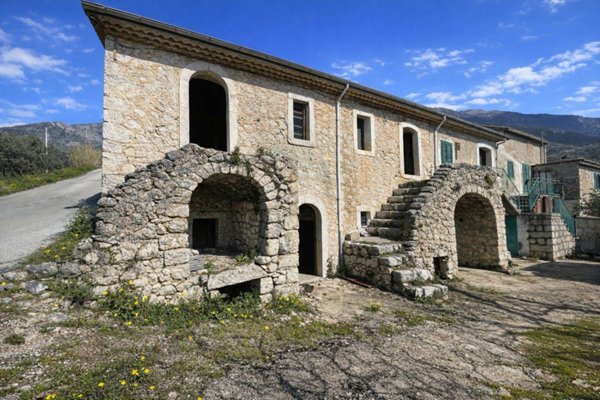 casa indipendente in vendita a San Donato Val di Comino